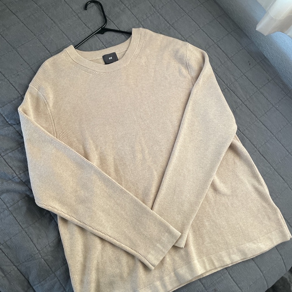 New with Tags. Light Beige H&M Sweater 
XL